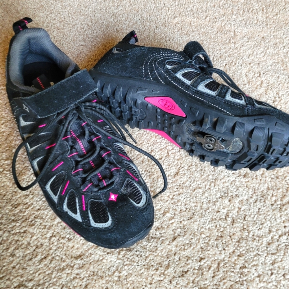Spin shoes with clips